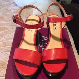 Agape red platforms size 7